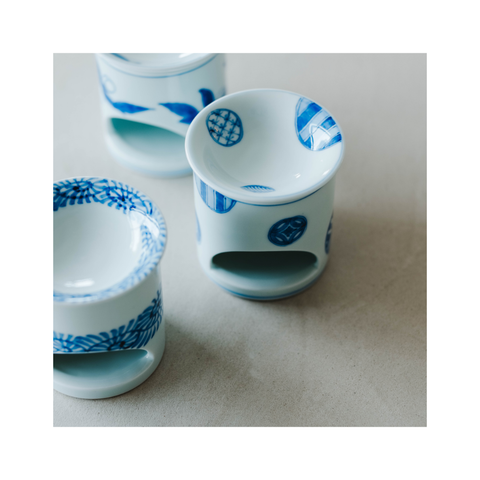 大隅茶全オリジナルの有田焼 茶香炉 ”お茶の花”|大隅茶全 × 渓山窯