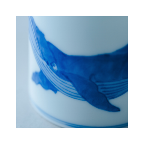 大隅茶全オリジナルの有田焼 冷茶茶器 ”くじら”｜大隅茶全 × 渓山窯